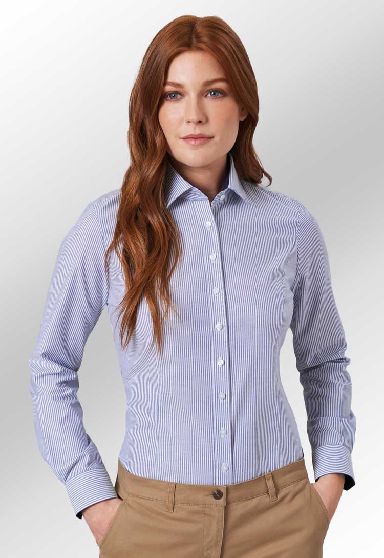 Model showcasing Mirabel Stretch Oxford Shirt in navy