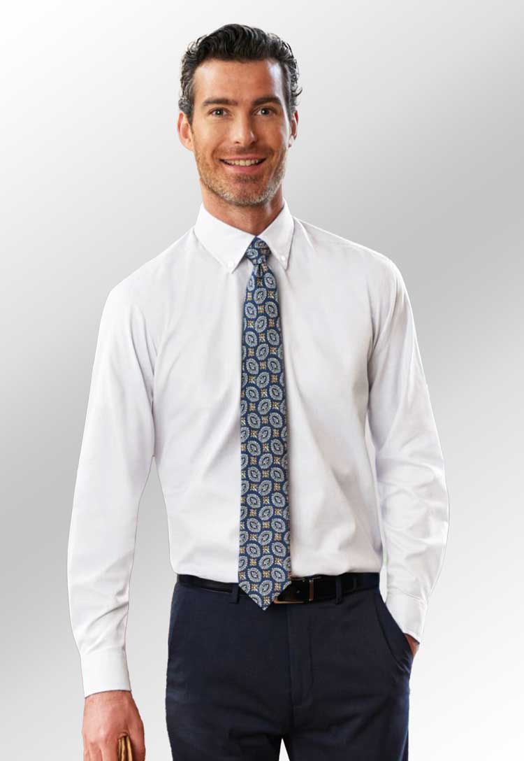 Model Wearing Toronto Tailored Fit Royal Oxford Shirt 7882 in White