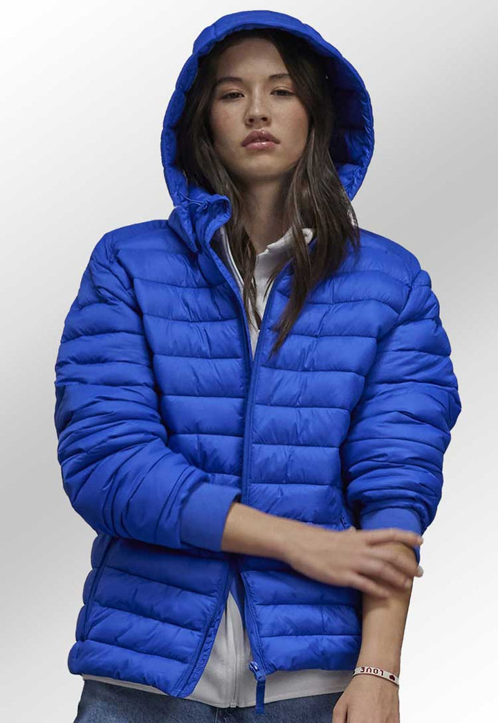 model wearing B&C Reset Puffer Jacket BA515