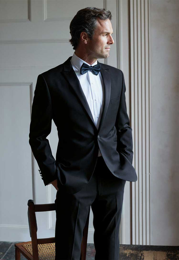 model wearing Dinner Trouser