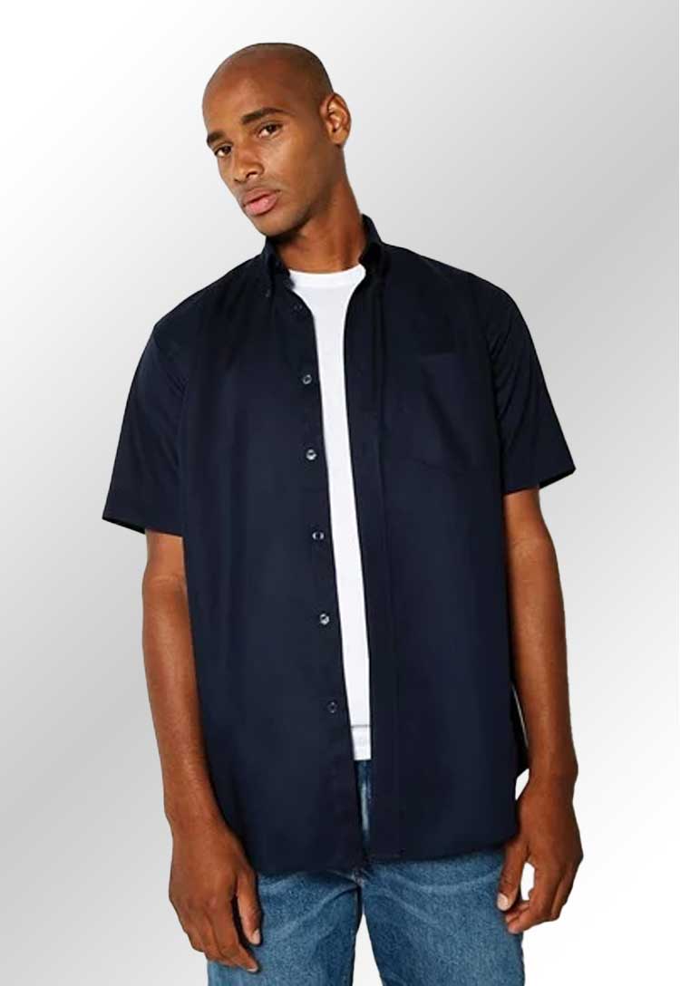 Model wearing a KK350 Oxford Short-Sleeved Shirt in French Navy