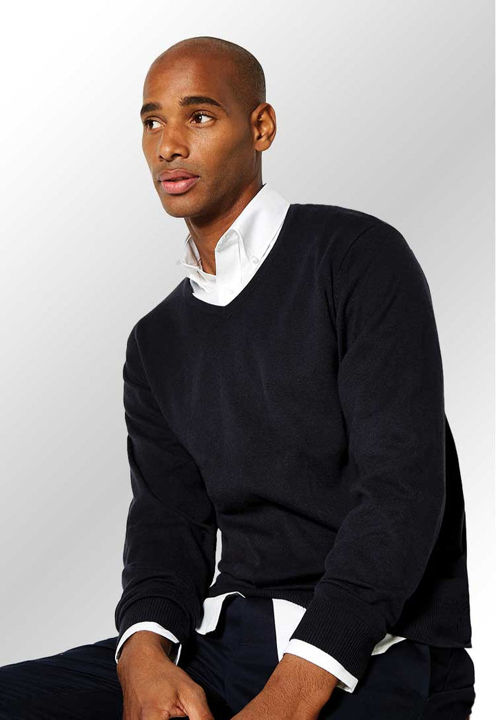 Model wearing KK352 Arundel v-neck sweater long sleeve in Black