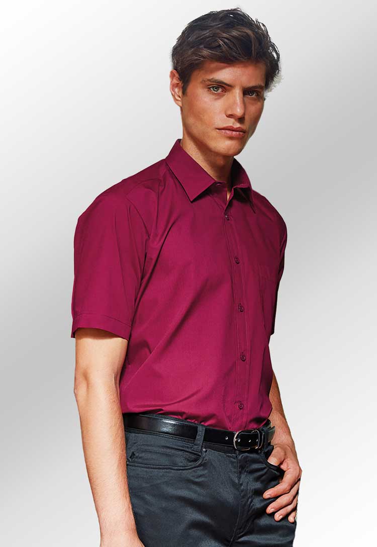 Model wearing Men's Vibrant Short Sleeve Poplin Shirt PR202