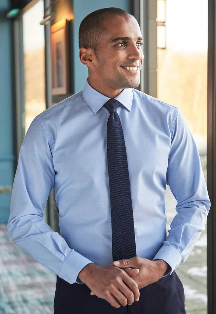 Model Wearing Reno Stretch Oxford Shirt 4436 in Blue