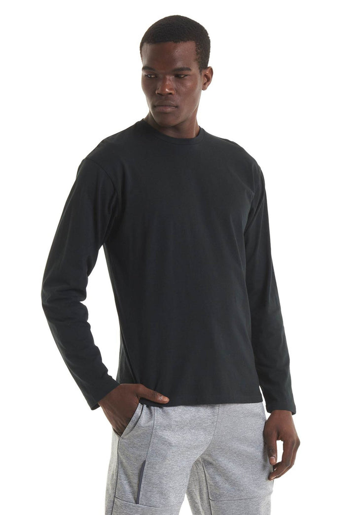 Model Wearing Long Sleeve T-Shirt UC314 in Black