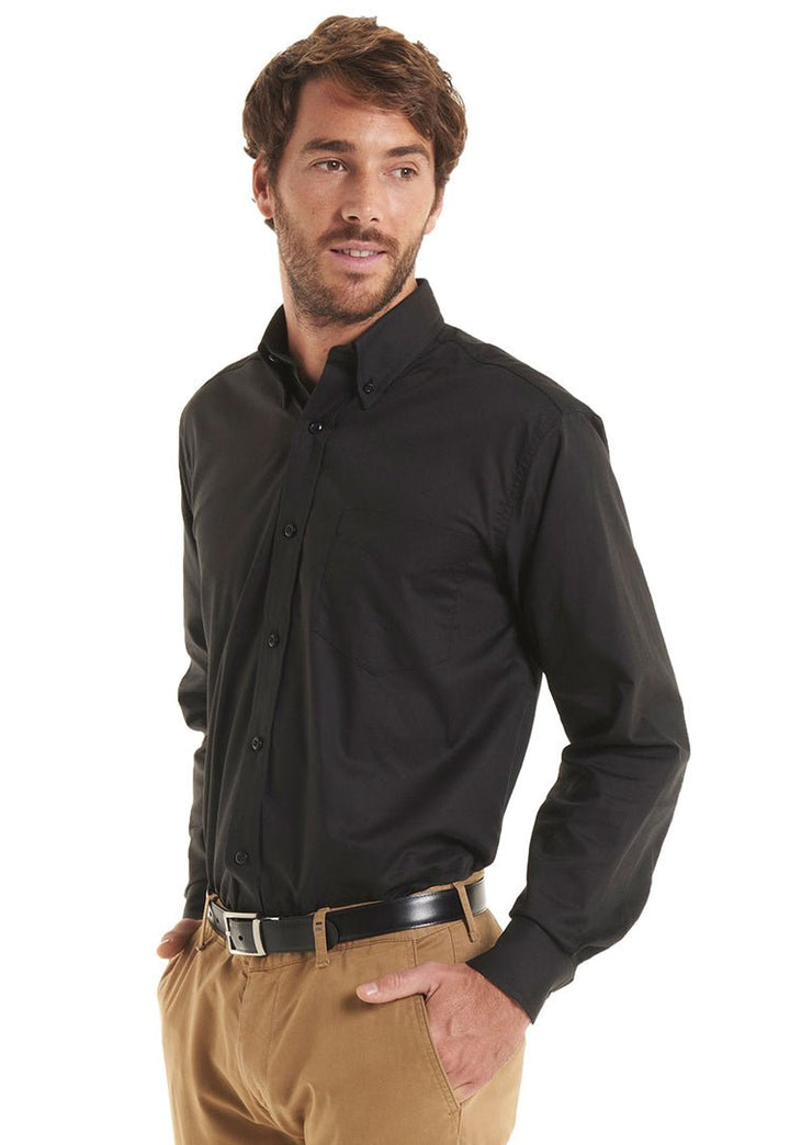 Model Wearing Men's Pinpoint Oxford Full Sleeve Shirt UC701 in Black