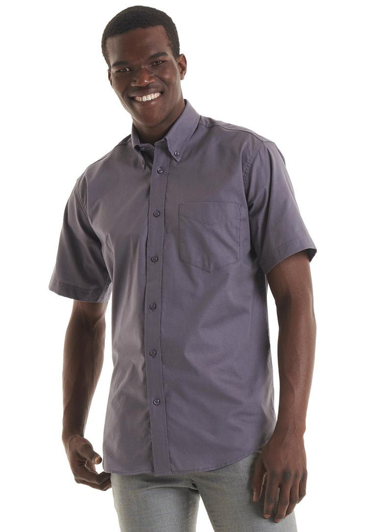 Model Wearing Men's Pinpoint Oxford Half Sleeve Shirt UC702 in Charcoal